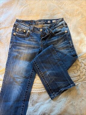 Miss Me Women's Dark Blue Capri with Contrast Stitching